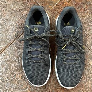 Men’s Under Armour Deck Shoes
Size 11